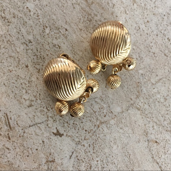 Sarah Coventry Vintage Gold-tone 2-way earrings - Picture 3 of 6